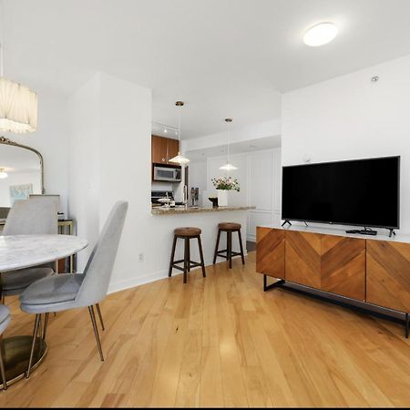 Lovely One-Bedroom Apartment With Pool, Hot Tub, And Gym In The Heart Of Downtown, Skytrain 3Min Away Ванкувер Екстер'єр фото