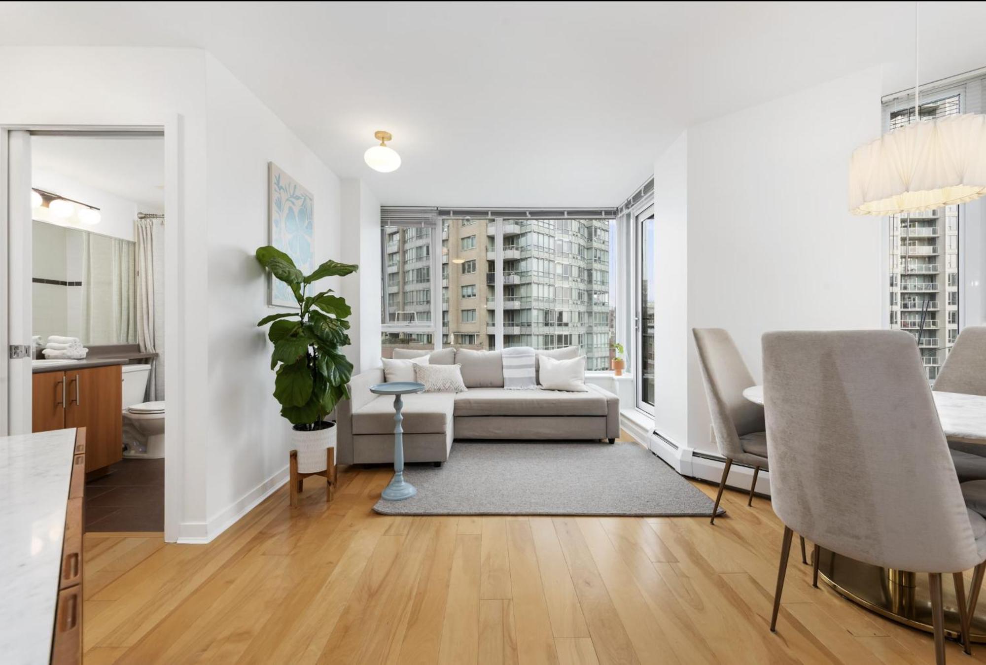 Lovely One-Bedroom Apartment With Pool, Hot Tub, And Gym In The Heart Of Downtown, Skytrain 3Min Away Ванкувер Екстер'єр фото