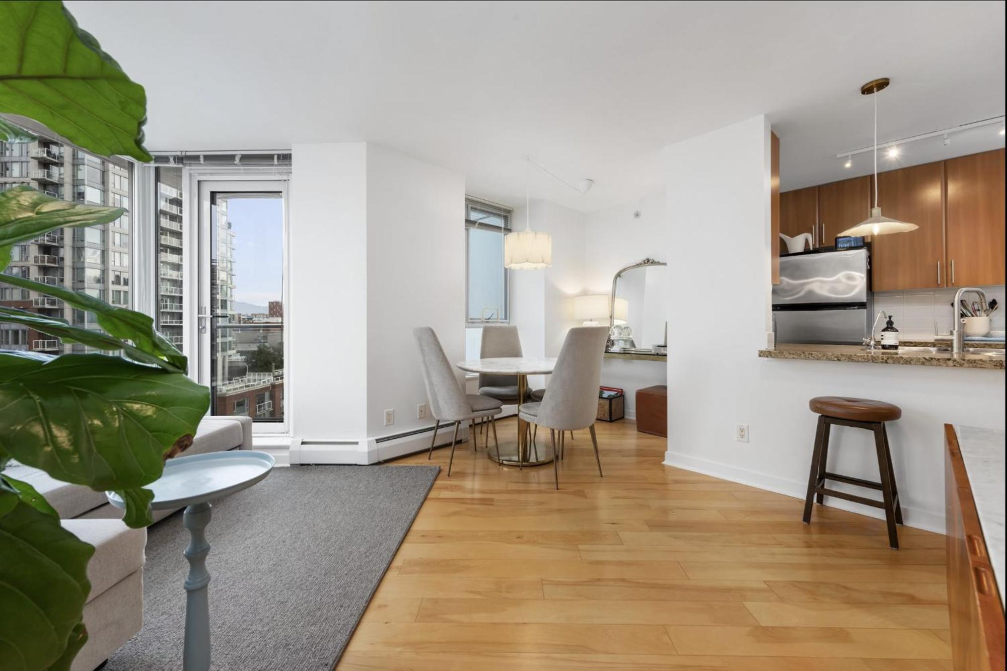 Lovely One-Bedroom Apartment With Pool, Hot Tub, And Gym In The Heart Of Downtown, Skytrain 3Min Away Ванкувер Екстер'єр фото